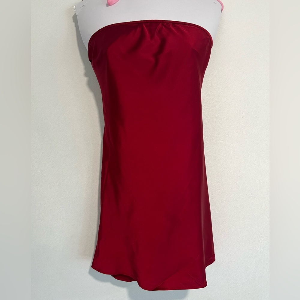 Elegant Red Strapless Dress